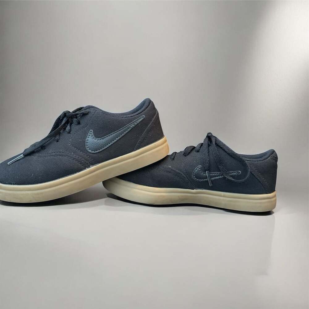Nike SB Chron 2 Kids Size 2Y Black Canvas Skateboarding Shoes 905371-006